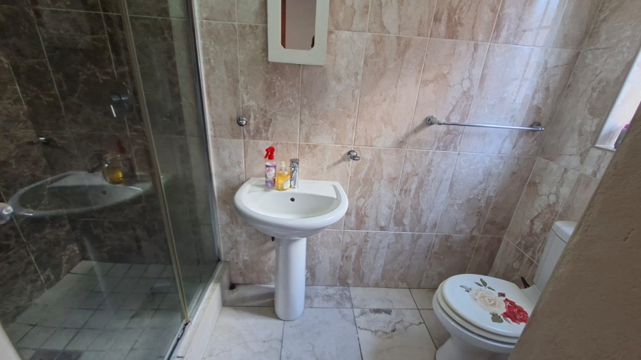 To Let 3 Bedroom Property for Rent in Waterval East North West
